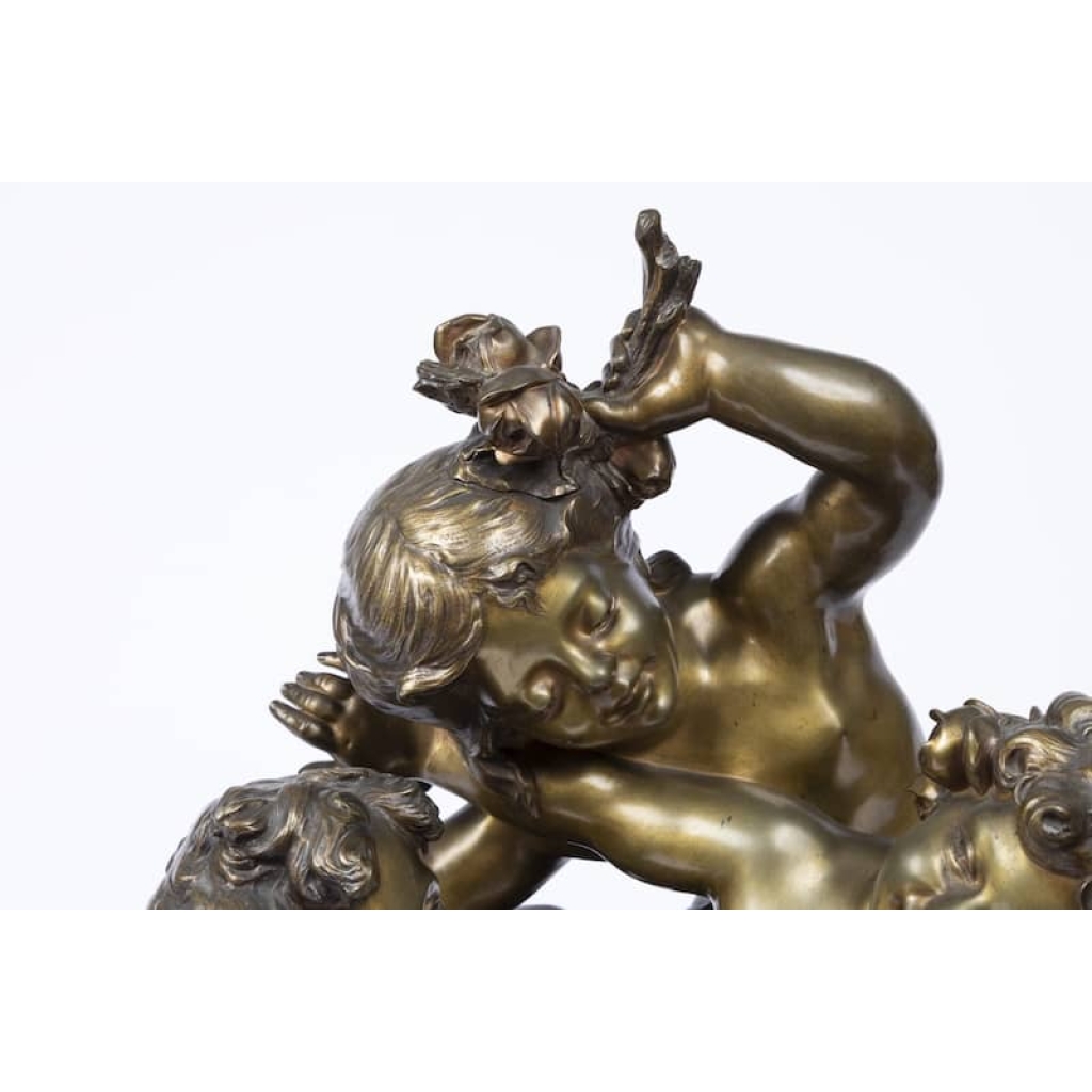 A charming and wonderfully detailed French late 19th century « medaillion patina » bronze statue signed by Ralph Charles | Biron A charming and wonderfully detailed French late 19th century « medaillion patina » bronze statue signed by Ralph Charles