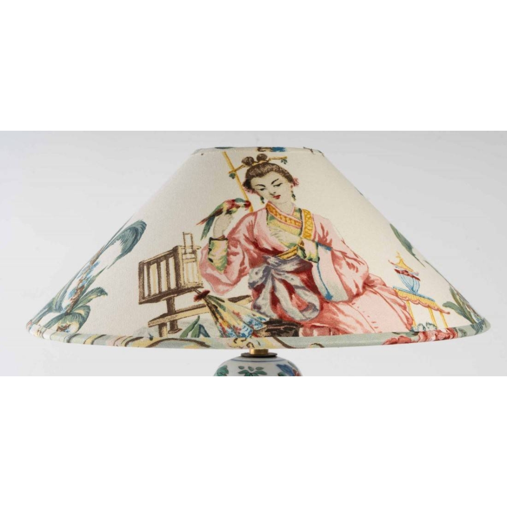 Lampe en porcelaine de Chine. | Biron Lampe en porcelaine de Chine.