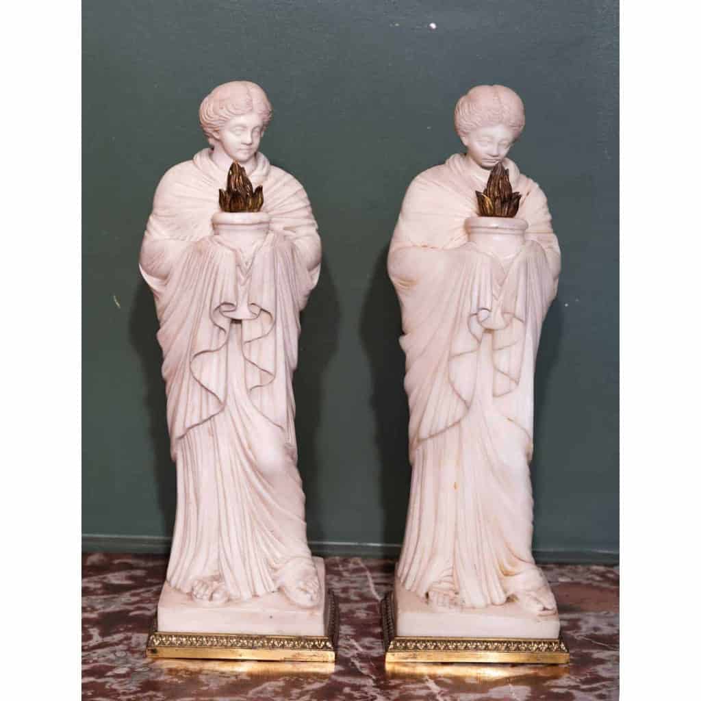 Paire de vestales en marbre. Circa 1810. | Biron ||||||||||