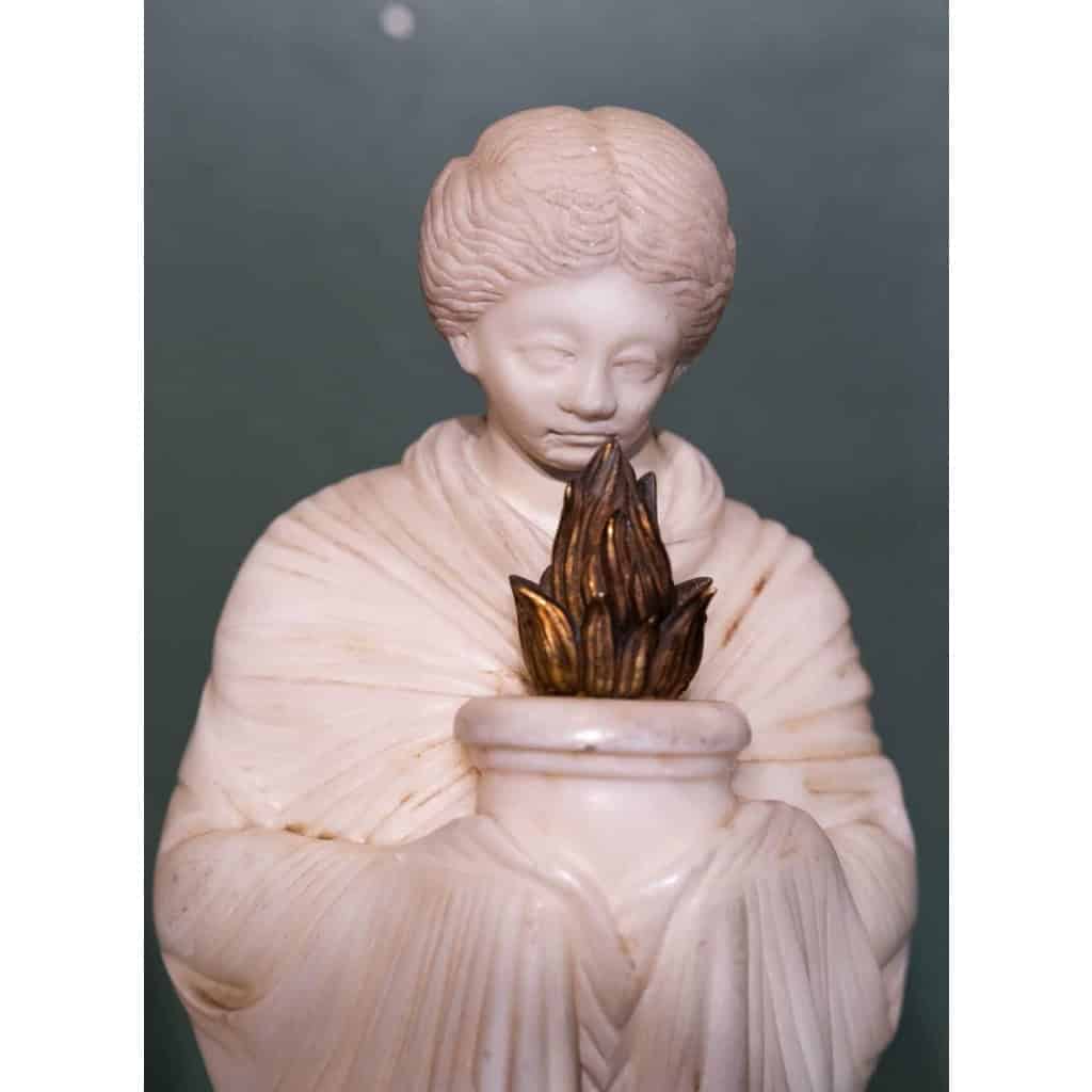 Paire de vestales en marbre. Circa 1810. | Biron Paire de vestales en marbre. Circa 1810.