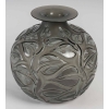 Vase « Sophora » verre gris patiné blanc à l’acide de René LALIQUE | Biron Vase « Sophora » verre gris patiné blanc à l'acide de René LALIQUE