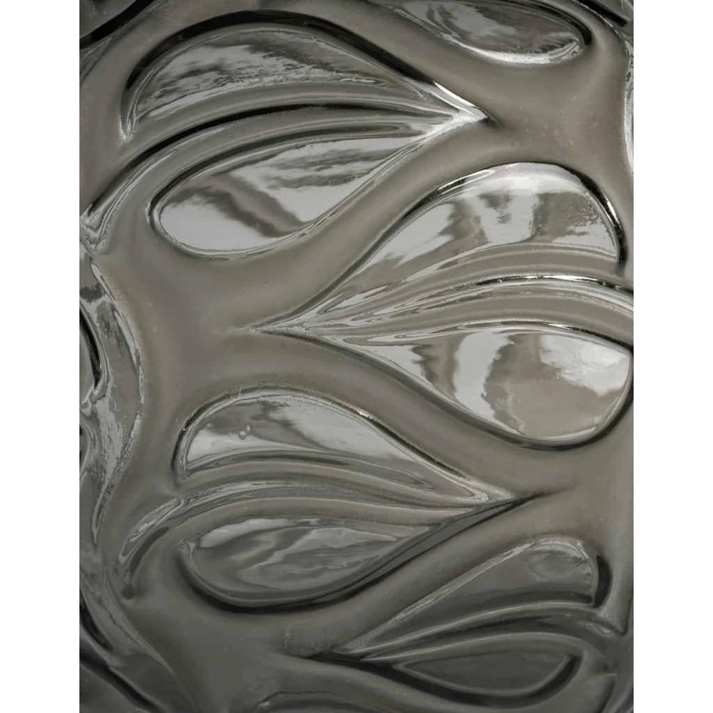 Vase « Sophora » verre gris patiné blanc à l’acide de René LALIQUE | Biron Vase « Sophora » verre gris patiné blanc à l'acide de René LALIQUE