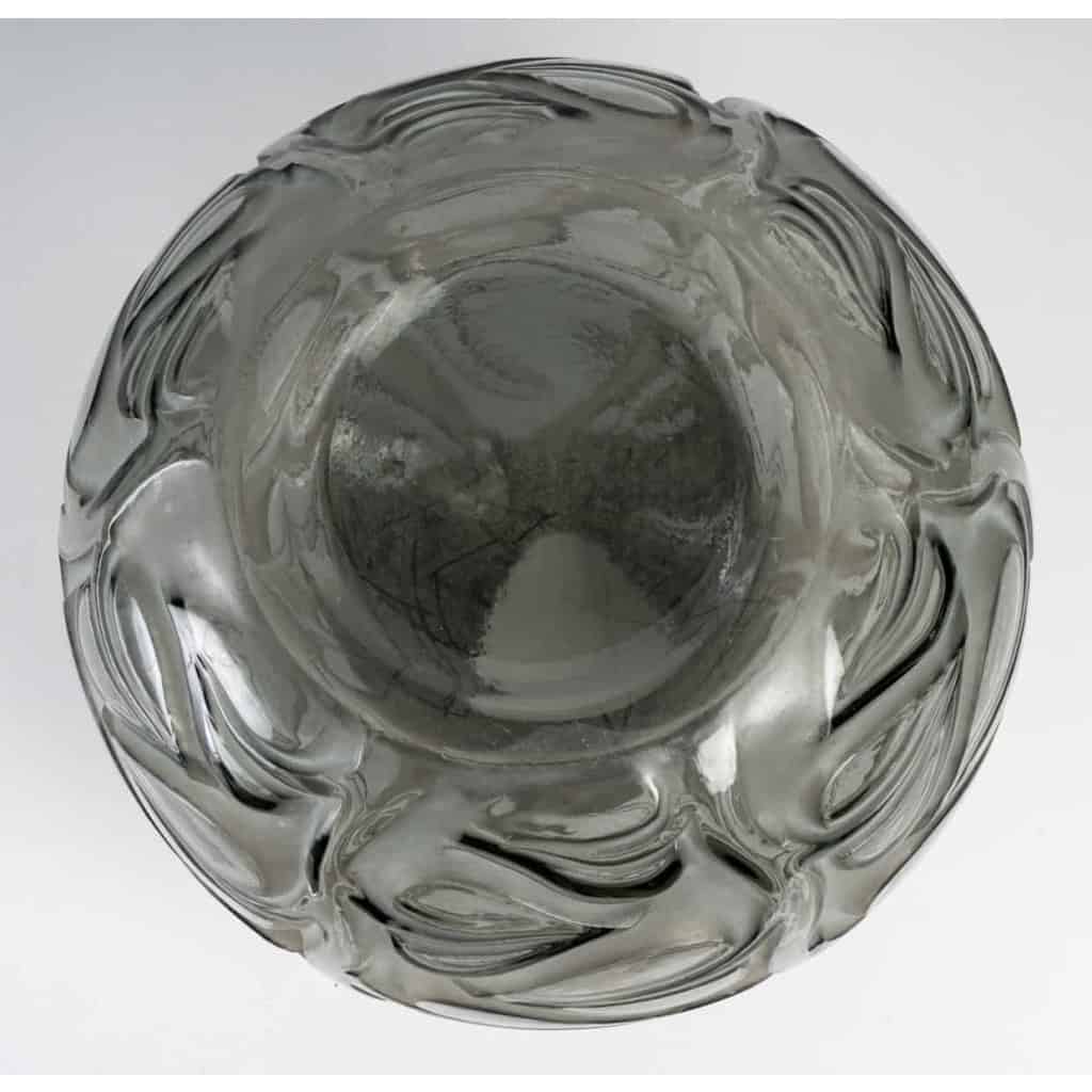 Vase « Sophora » verre gris patiné blanc à l’acide de René LALIQUE | Biron Vase « Sophora » verre gris patiné blanc à l'acide de René LALIQUE