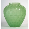 Vase « Rythmes » pâte de cristal vert, DAUM FRANCE | Biron Vase « Rythmes » pâte de cristal vert, DAUM FRANCE
