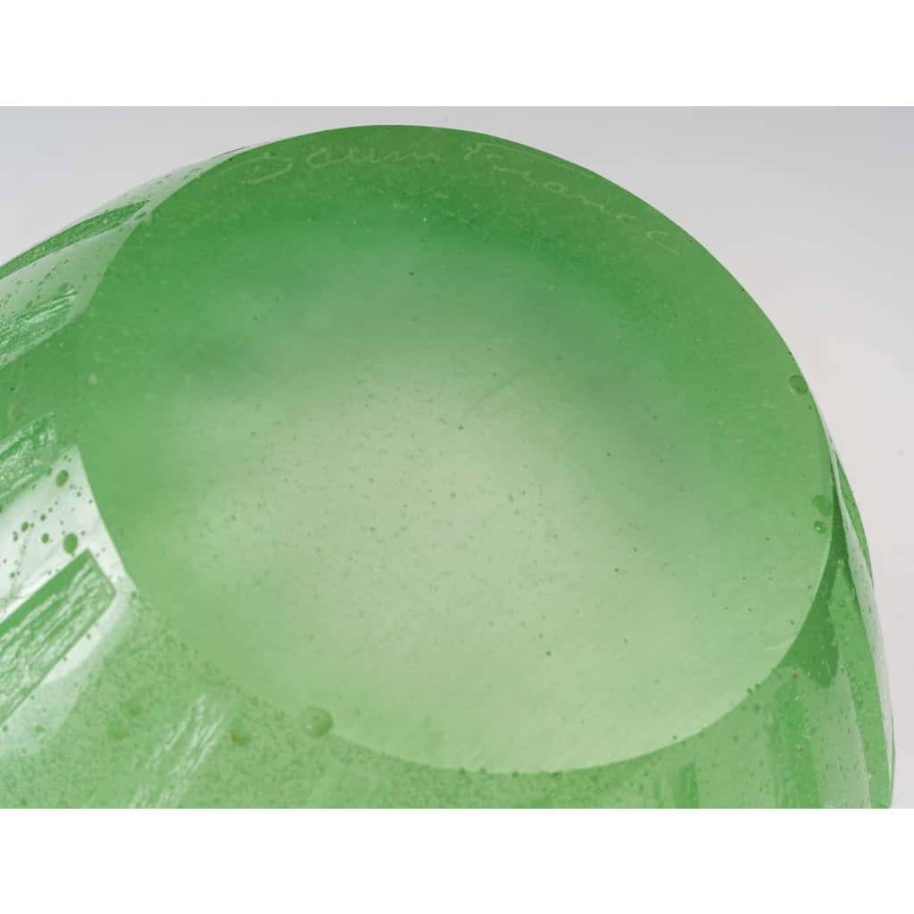 Vase « Rythmes » pâte de cristal vert, DAUM FRANCE | Biron Vase « Rythmes » pâte de cristal vert, DAUM FRANCE