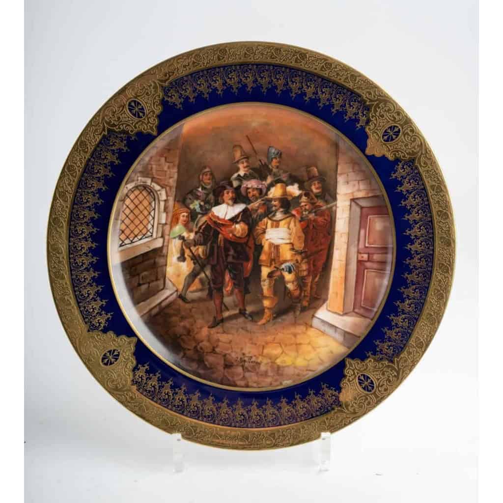 Paires d'assiettes bleues et or de Limoges. J. Balleroy and Co.