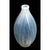 Vase « Acacia » verre opalescent triple couche patiné bleu de René LALIQUE | Biron Vase « Acacia » verre opalescent triple couche patiné bleu de René LALIQUE