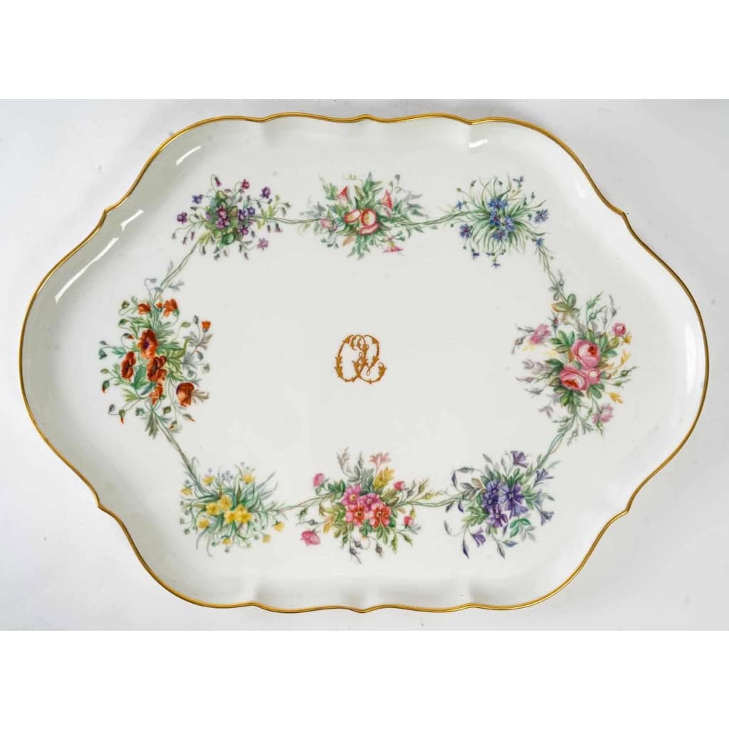 Un service à café en porcelaine de Sèvres, XIXème siècle | Biron Un service à café en porcelaine de Sèvres, XIXème siècle