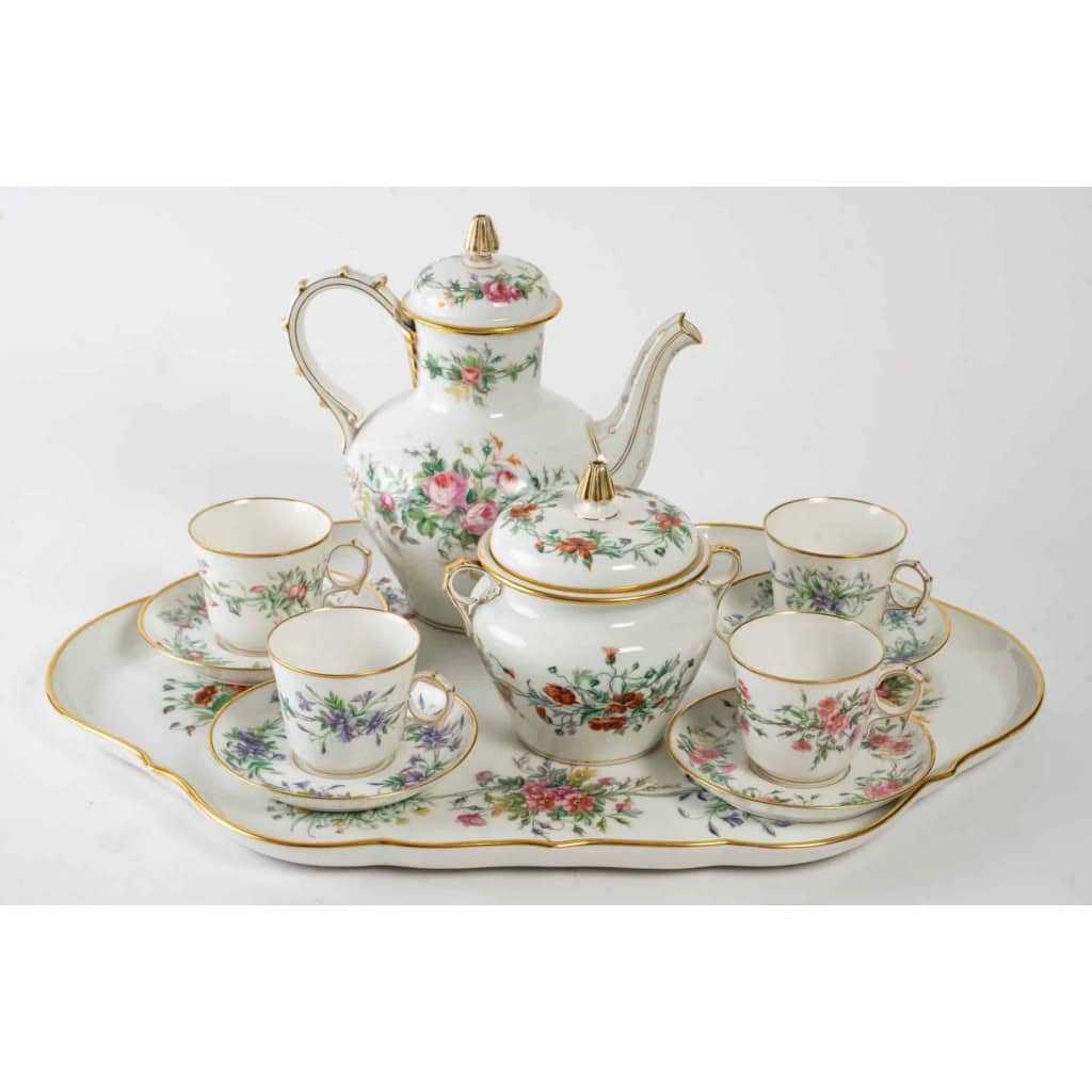 Un service à café en porcelaine de Sèvres, XIXème siècle | Biron Un service à café en porcelaine de Sèvres, XIXème siècle