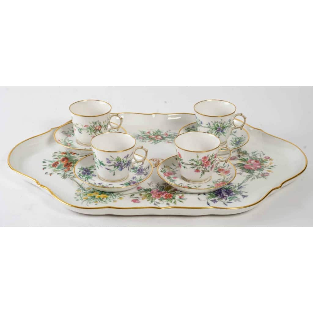 Un service à café en porcelaine de Sèvres, XIXème siècle | Biron Un service à café en porcelaine de Sèvres, XIXème siècle
