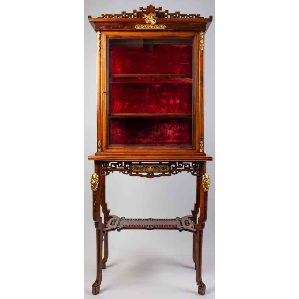 Vitrine attribuée à Gabriel Viardot. | Biron ||||||||||