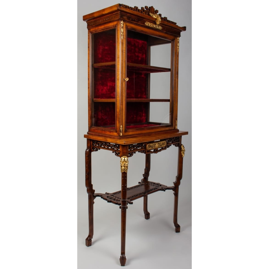 Vitrine attribuée à Gabriel Viardot. | Biron Vitrine attribuée à Gabriel Viardot.
