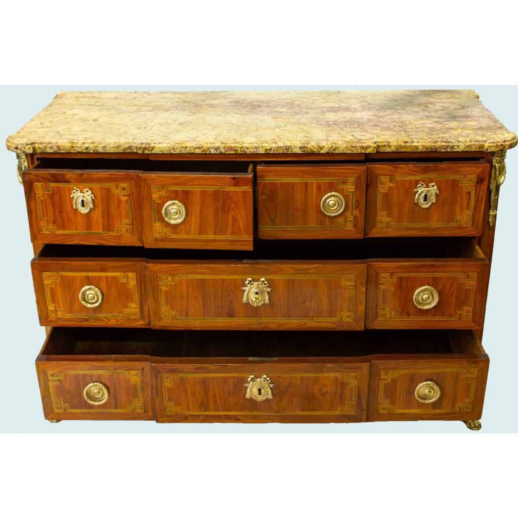 une commode transition estampillée Dubois et Vassou | Biron une commode transition estampillée Dubois et Vassou