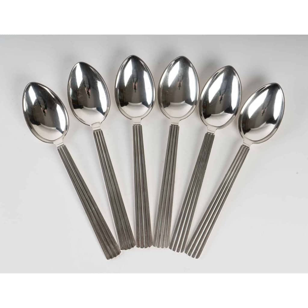 Ménagère « Bernadotte » argent massif de Georg Jensen – 37 pièces | Biron Ménagère "Bernadotte" argent massif de Georg Jensen - 37 pièces