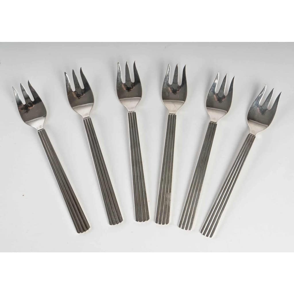 Ménagère « Bernadotte » argent massif de Georg Jensen – 37 pièces | Biron Ménagère "Bernadotte" argent massif de Georg Jensen - 37 pièces