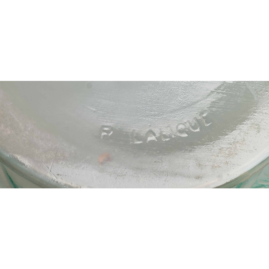 Vase « Plumes » verre opalescent double couche patiné vert de René LALIQUE | Biron Vase « Plumes » verre opalescent double couche patiné vert de René LALIQUE
