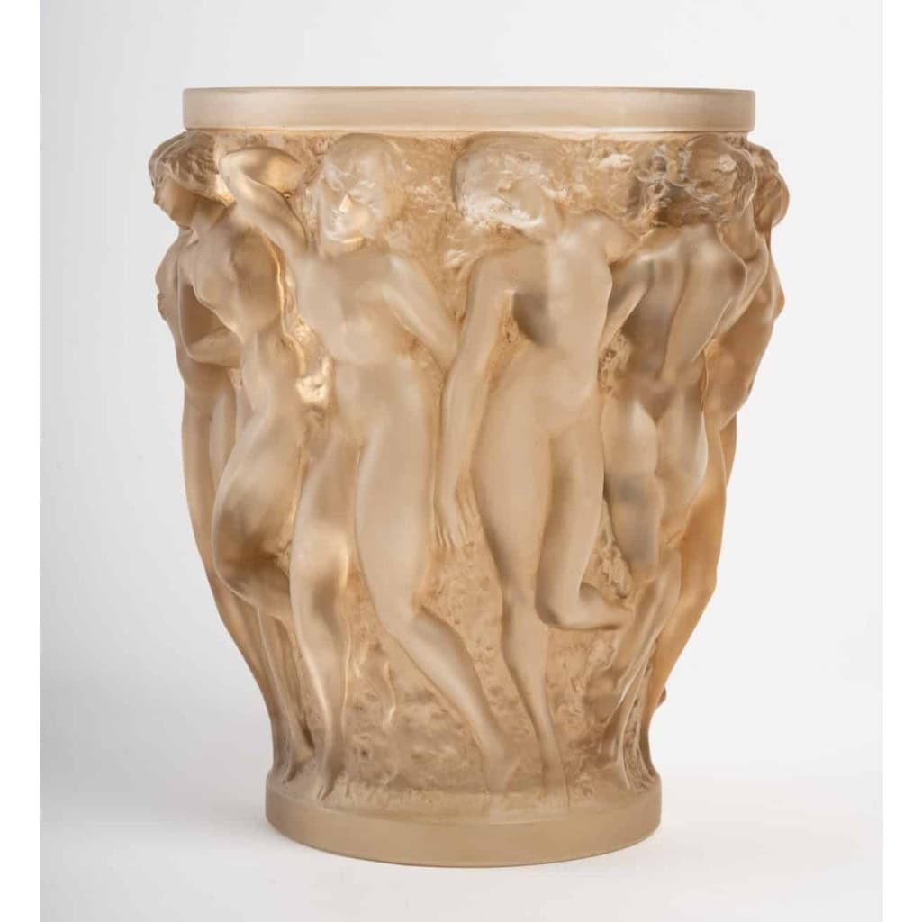 Vase « Bacchantes » verre blanc patiné sépia de René LALIQUE | Biron ||||||||