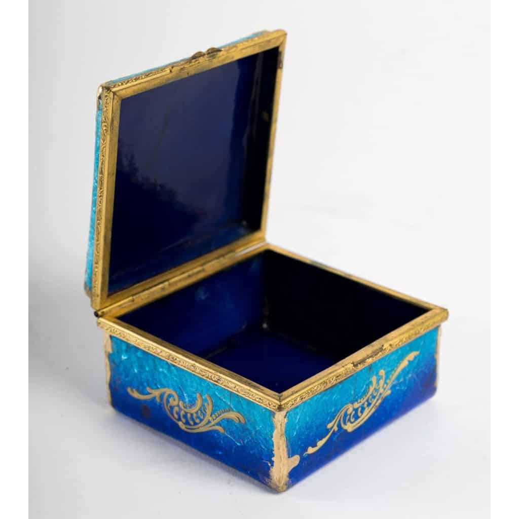 Petite boîte a bijoux art nouveau signée H. Doublet