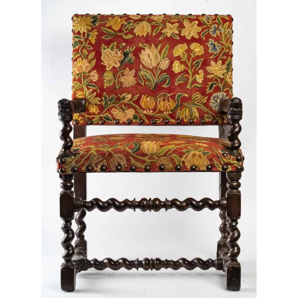 fauteuil Louis XIII ,accotoirs aux têtes de chien,17 eme | Biron fauteuil Louis XIII ,accotoirs aux têtes de chien,17 eme