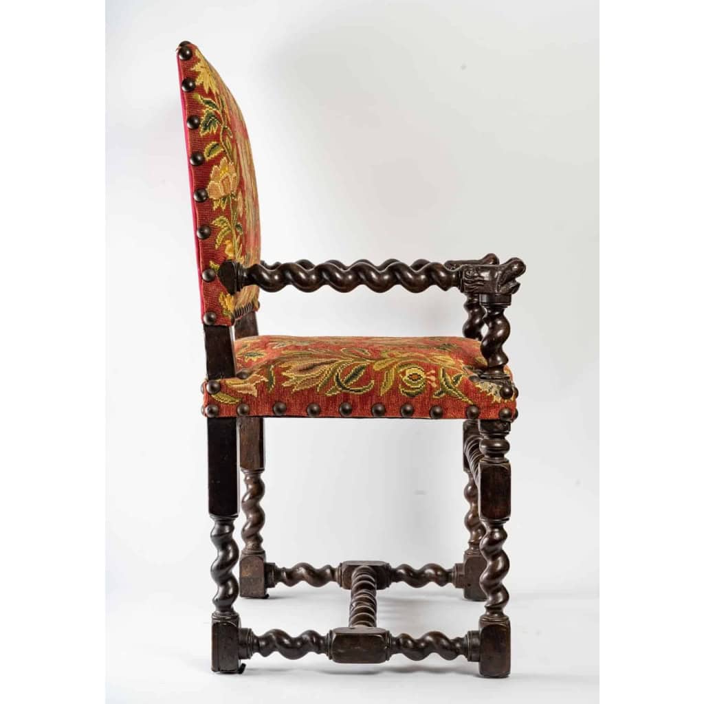 fauteuil Louis XIII ,accotoirs aux têtes de chien,17 eme | Biron fauteuil Louis XIII ,accotoirs aux têtes de chien,17 eme