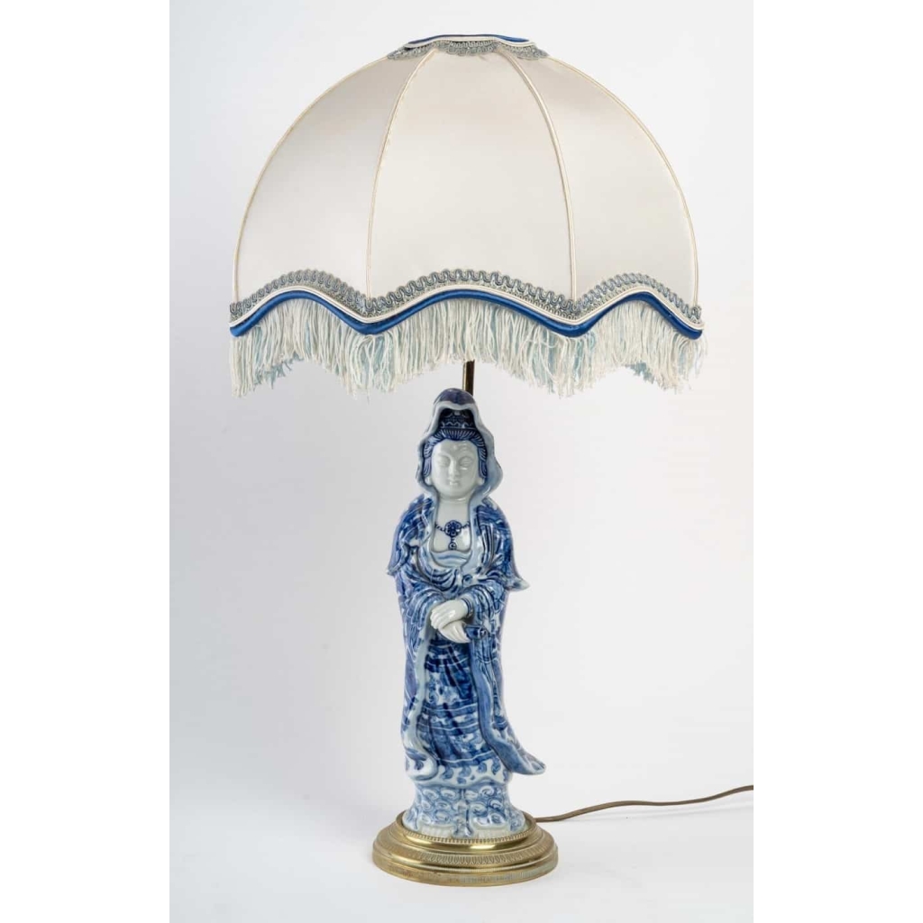 Lampe en porcelaine de Chine. | Biron ||||||