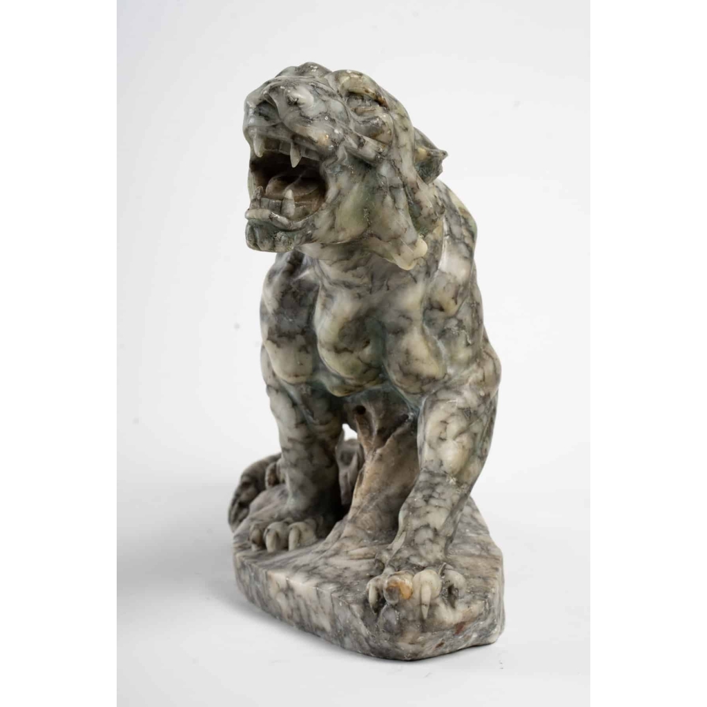 Sculpture de tigre en marbre, XXème siècle | Biron Sculpture de tigre en marbre, XXème siècle