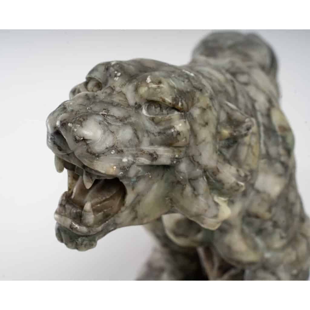 Sculpture de tigre en marbre, XXème siècle | Biron Sculpture de tigre en marbre, XXème siècle