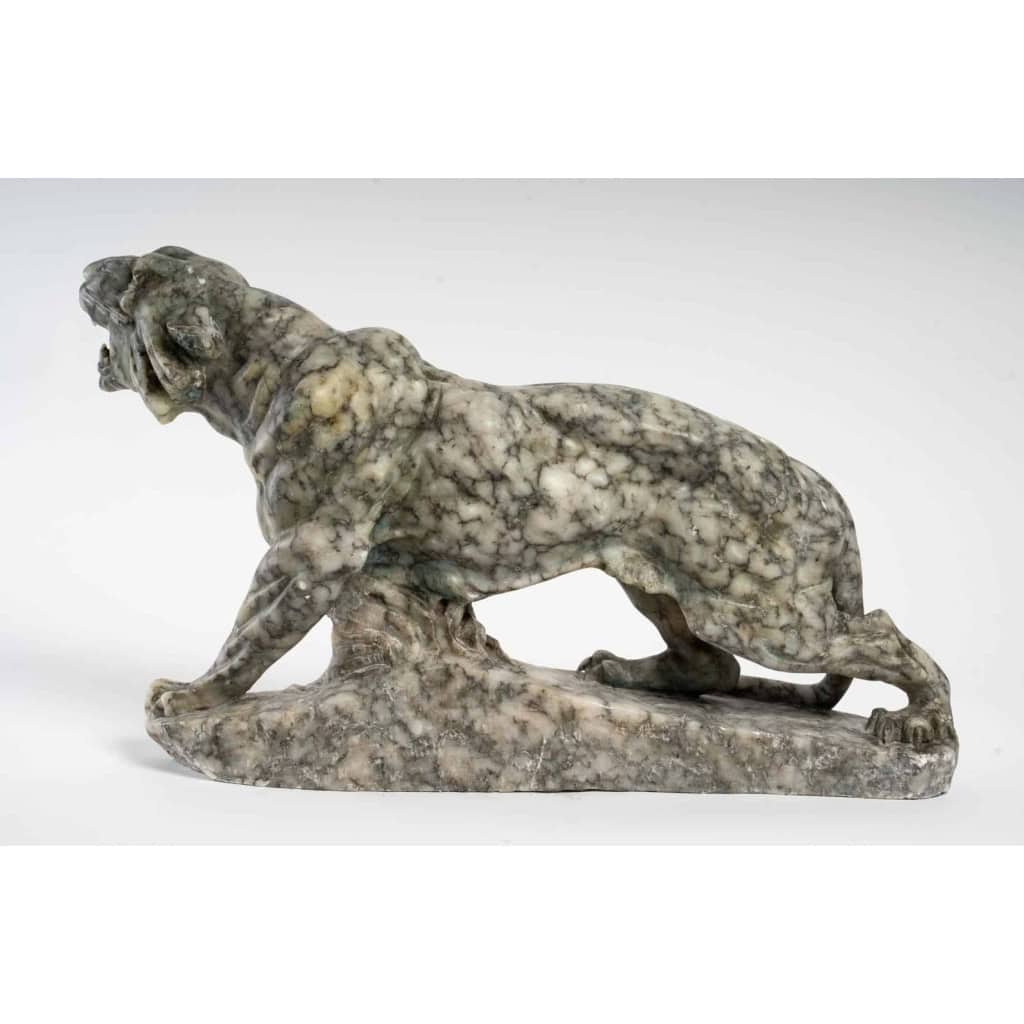 Sculpture de tigre en marbre, XXème siècle | Biron Sculpture de tigre en marbre, XXème siècle