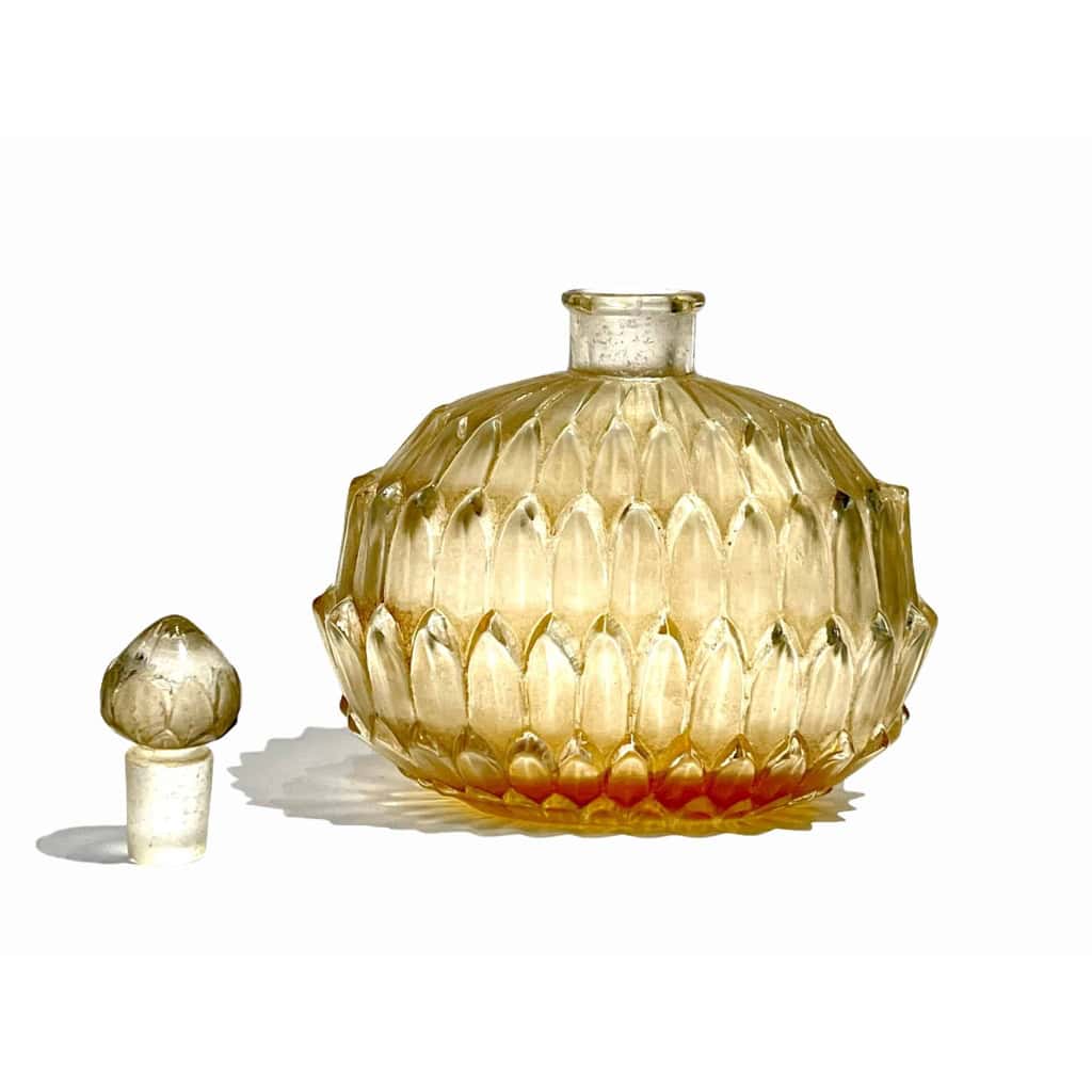 Flacon « Amélie » verre blanc patiné sépia de René LALIQUE | Biron Flacon "Amélie" verre blanc patiné sépia de René LALIQUE