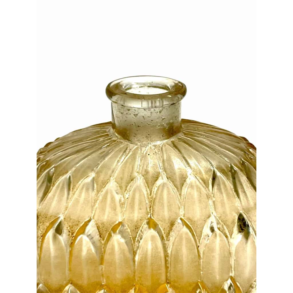 Flacon « Amélie » verre blanc patiné sépia de René LALIQUE | Biron Flacon "Amélie" verre blanc patiné sépia de René LALIQUE