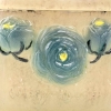 Boîte « Roses », « Renonculus » pâte de verre turquoise, jaune et blanche de Gabriel ARGY-ROUSSEAU | Biron Boîte "Roses", "Renonculus" pâte de verre turquoise, jaune et blanche de Gabriel ARGY-ROUSSEAU