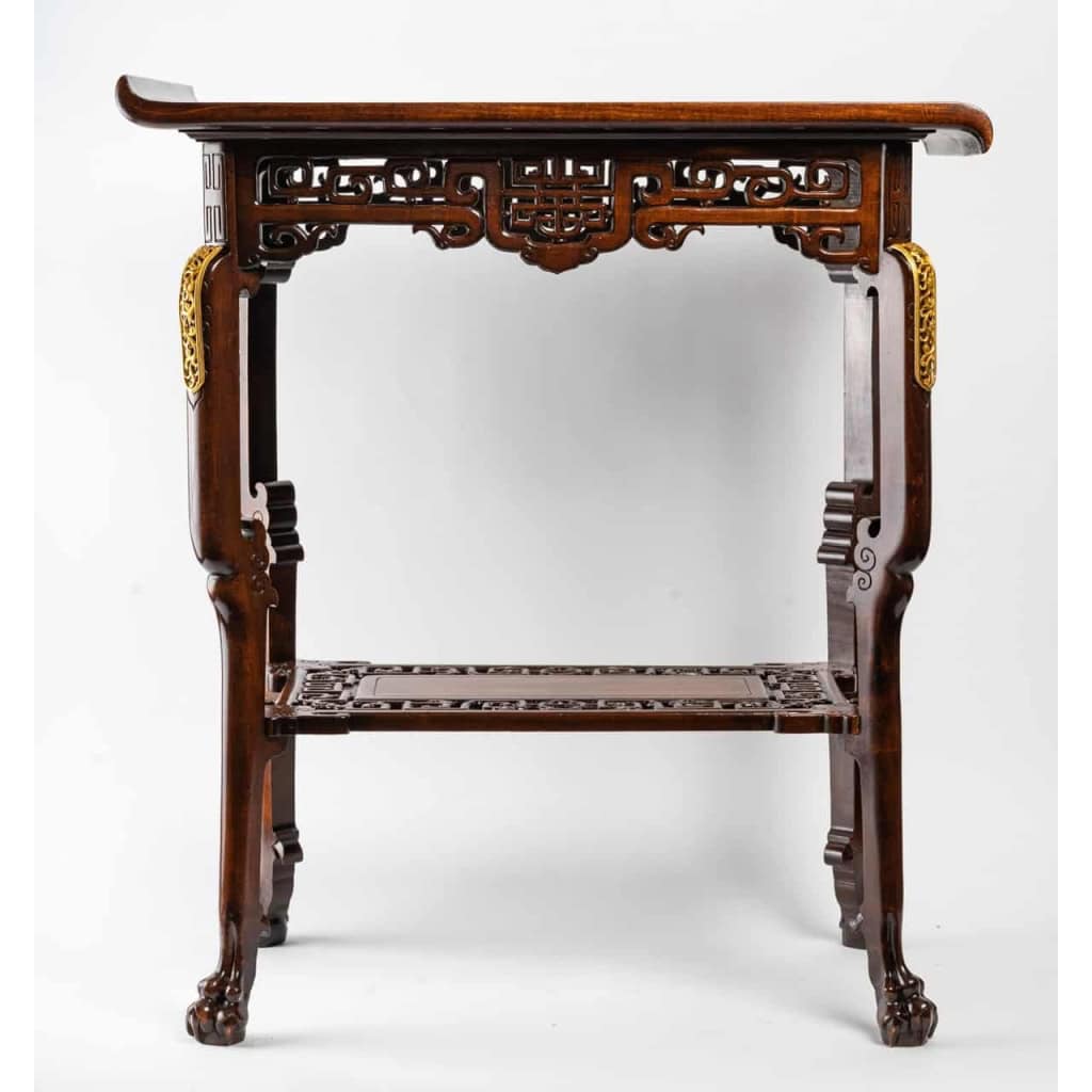 Table signée Viardot. | Biron ||