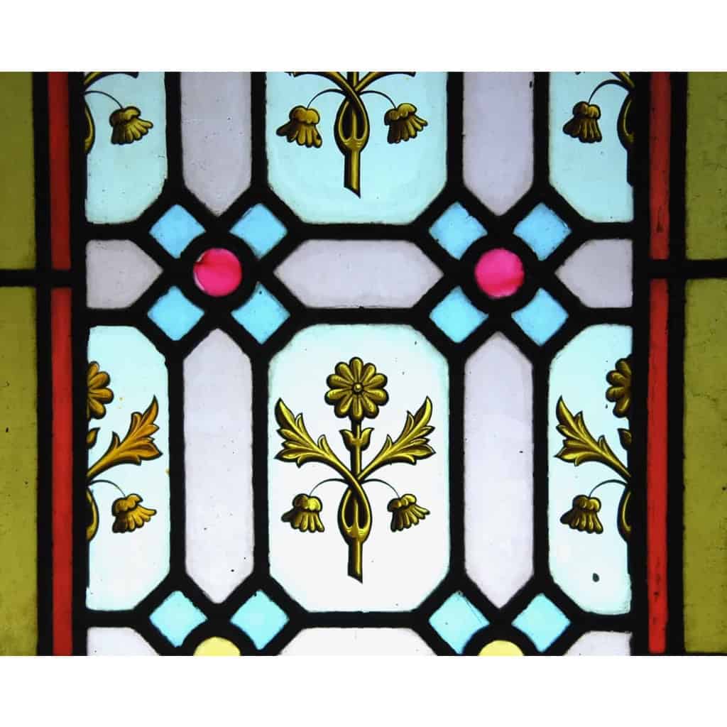 Vitraux aux motifs fleuris XIXème | Biron Vitraux aux motifs fleuris XIXème