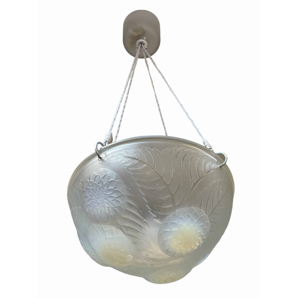 Suspension Plafonnier « Dahlias » verre opalescent de René LALIQUE | Biron Suspension Plafonnier « Dahlias » verre opalescent de René LALIQUE