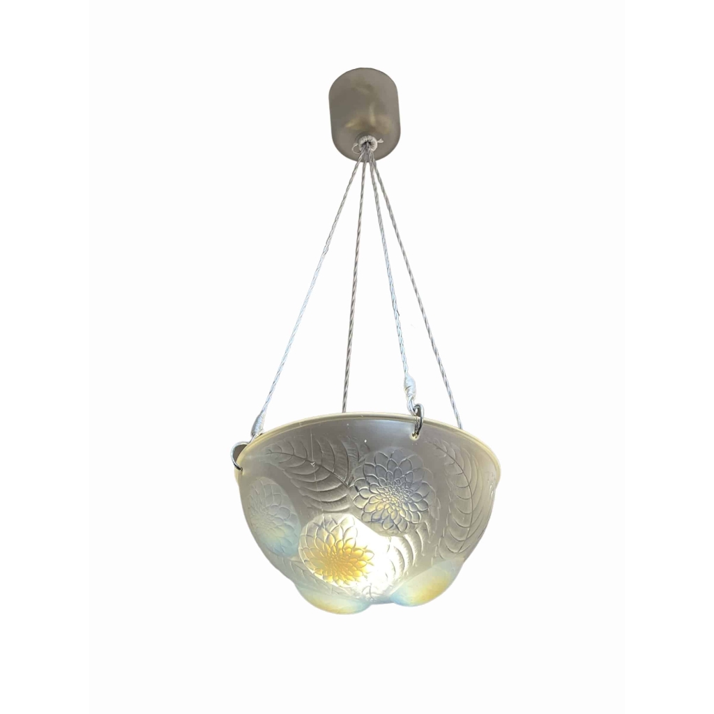 Suspension Plafonnier « Dahlias » verre opalescent de René LALIQUE | Biron Suspension Plafonnier « Dahlias » verre opalescent de René LALIQUE