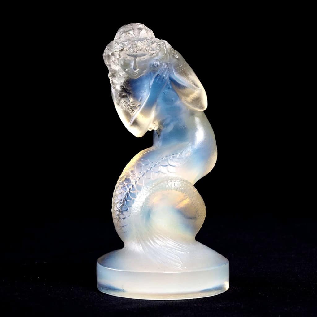Mascotte Statuette « Naïade » verre opalescent de René LALIQUE | Biron |||||||||