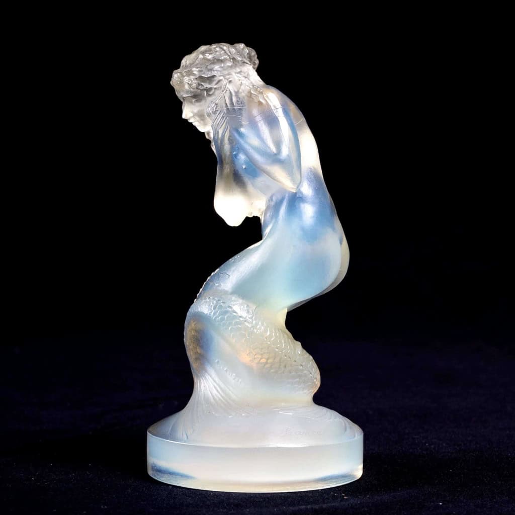 Mascotte Statuette « Naïade » verre opalescent de René LALIQUE | Biron Mascotte Statuette "Naïade" verre opalescent de René LALIQUE