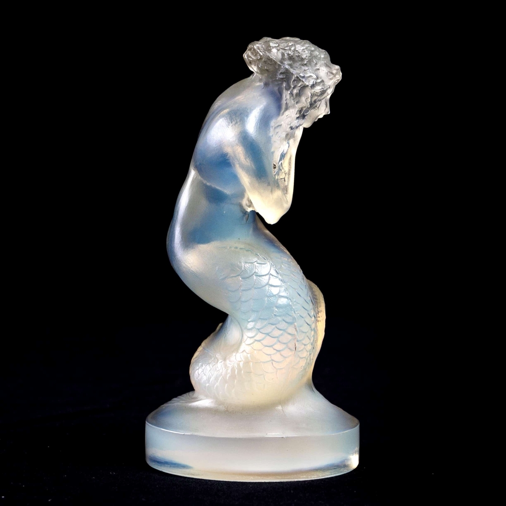 Mascotte Statuette « Naïade » verre opalescent de René LALIQUE | Biron Mascotte Statuette "Naïade" verre opalescent de René LALIQUE