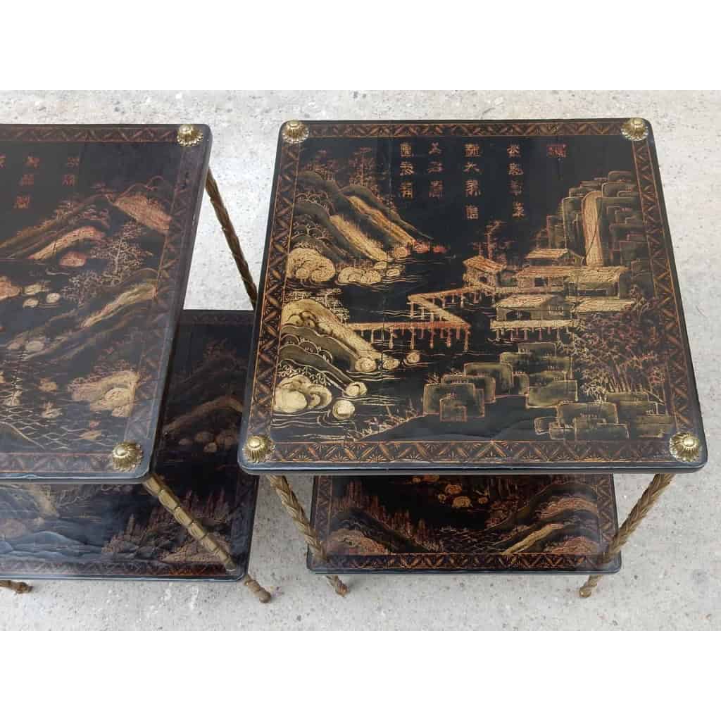 1950′ Paire de Tables Maison Baguès Décor Palmier en Bronze Doré Avec Plateaux Laque de Chine 36 X 36 X H 54 CM