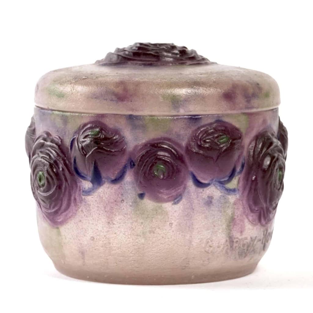 Boîte « Roses », « Renonculus » pâte de verre blanche, verte, violette, bleue de Gabriel ARGY-ROUSSEAU | Biron Boîte "Roses", "Renonculus" pâte de verre blanche, verte, violette, bleue de Gabriel ARGY-ROUSSEAU 