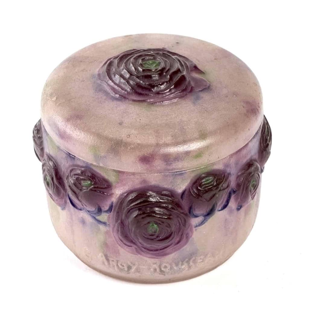Boîte « Roses », « Renonculus » pâte de verre blanche, verte, violette, bleue de Gabriel ARGY-ROUSSEAU | Biron Boîte "Roses", "Renonculus" pâte de verre blanche, verte, violette, bleue de Gabriel ARGY-ROUSSEAU 