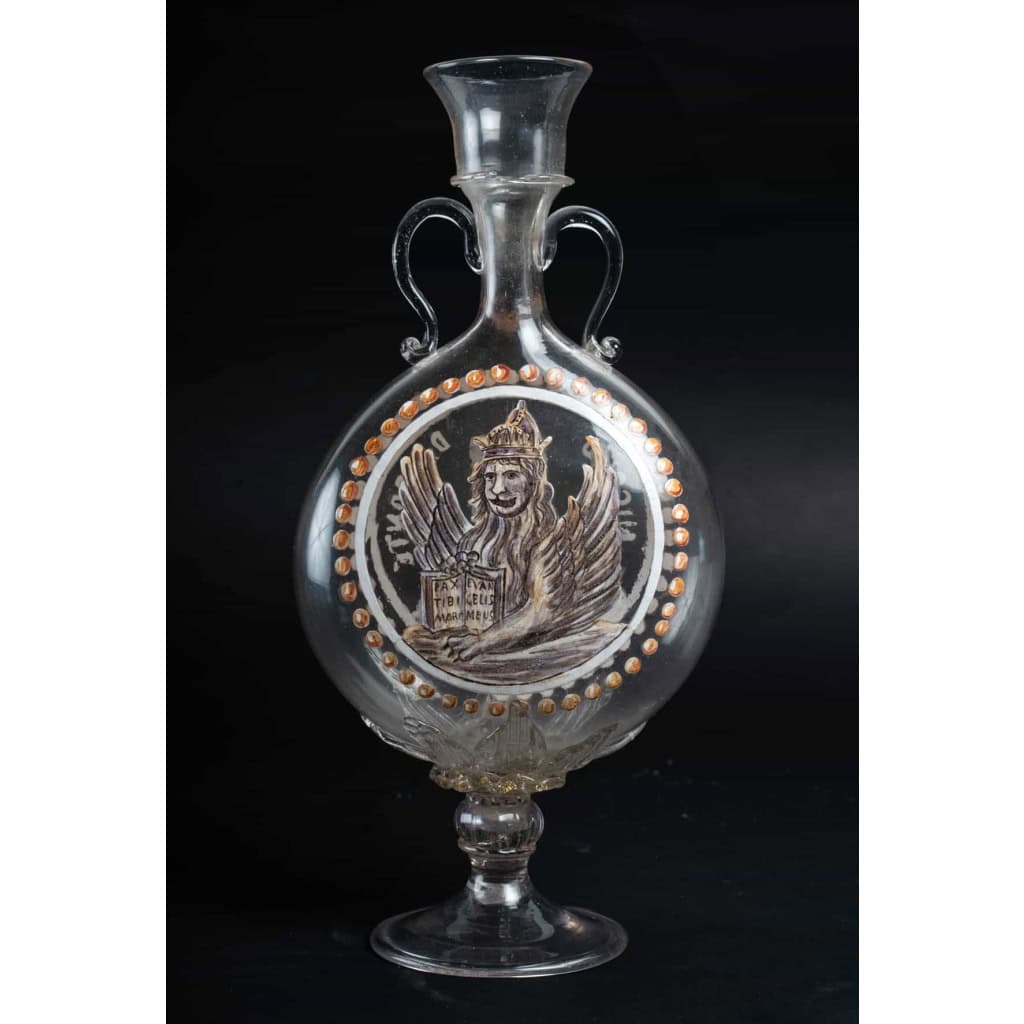 Vase venitien, fin XVIIIème/ Début XIXème emaillé noir et blanc