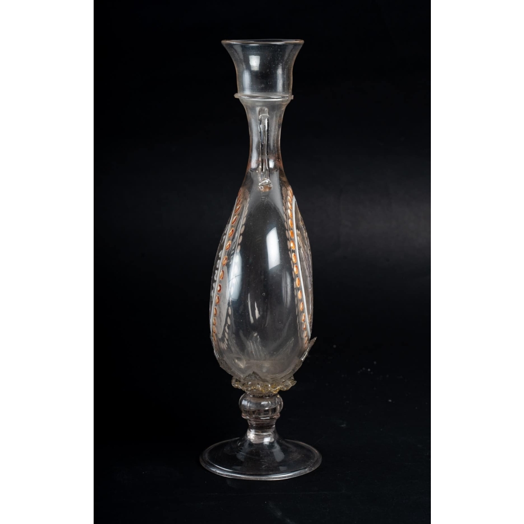 Vase venitien, fin XVIIIème/ Début XIXème emaillé noir et blanc