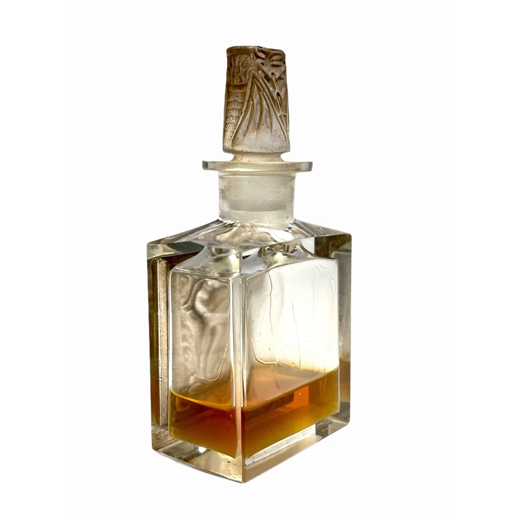 Flacon « L’Effleurt » verre blanc patiné sépia de René LALIQUE pour COTY | Biron Flacon "L'Effleurt" verre blanc patiné sépia de René LALIQUE pour COTY