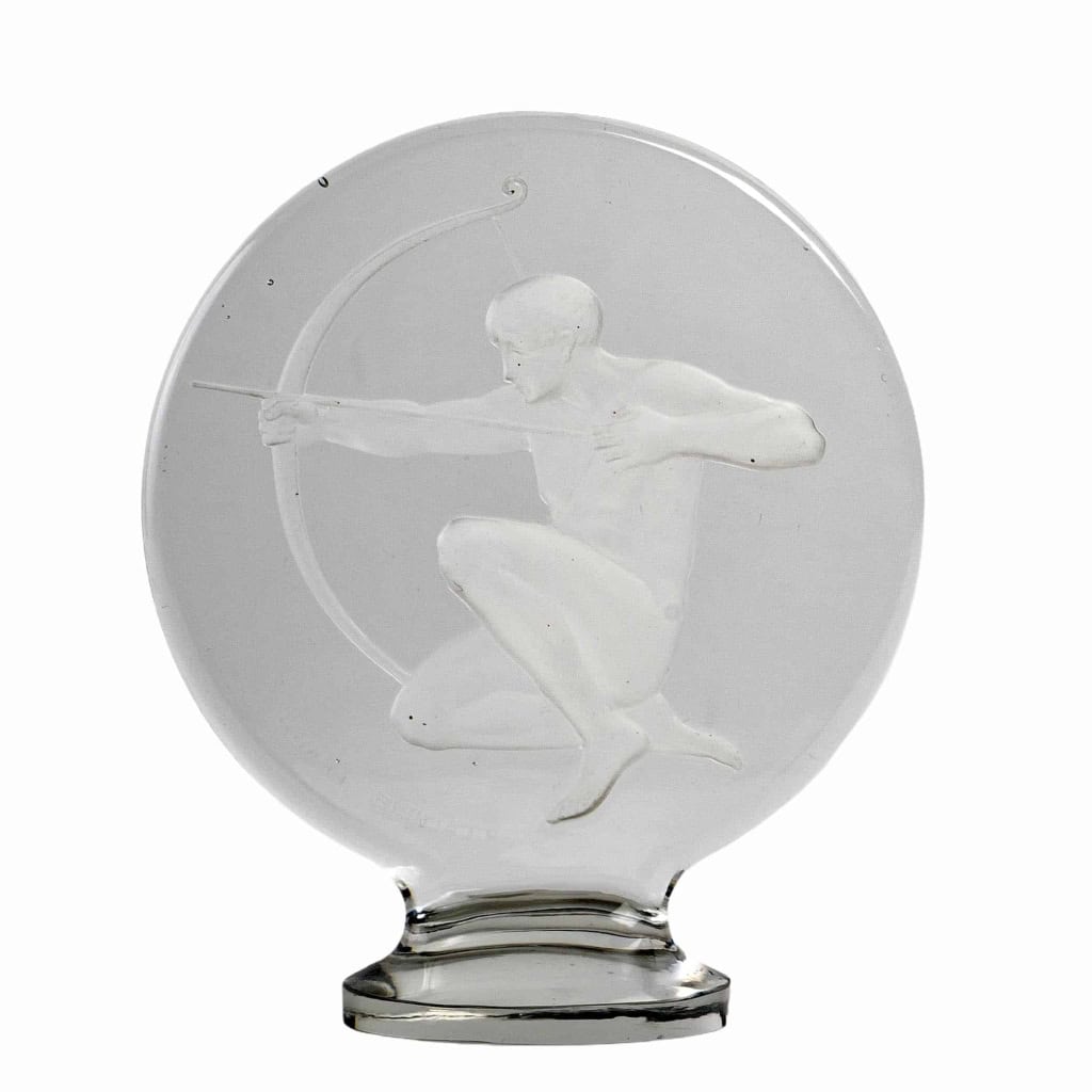 Mascotte Bouchon de Radiateur « Archer » verre blanc de René LALIQUE | Biron Mascotte Bouchon de Radiateur "Archer" verre blanc de René LALIQUE