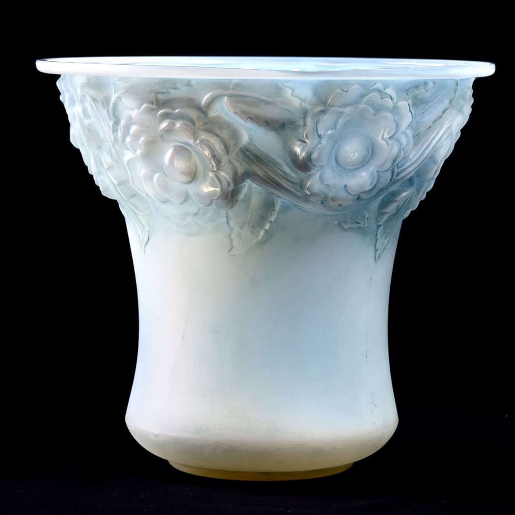 Vase « Orléans » verre opalescent de René LALIQUE | Biron Vase "Orléans" verre opalescent de René LALIQUE