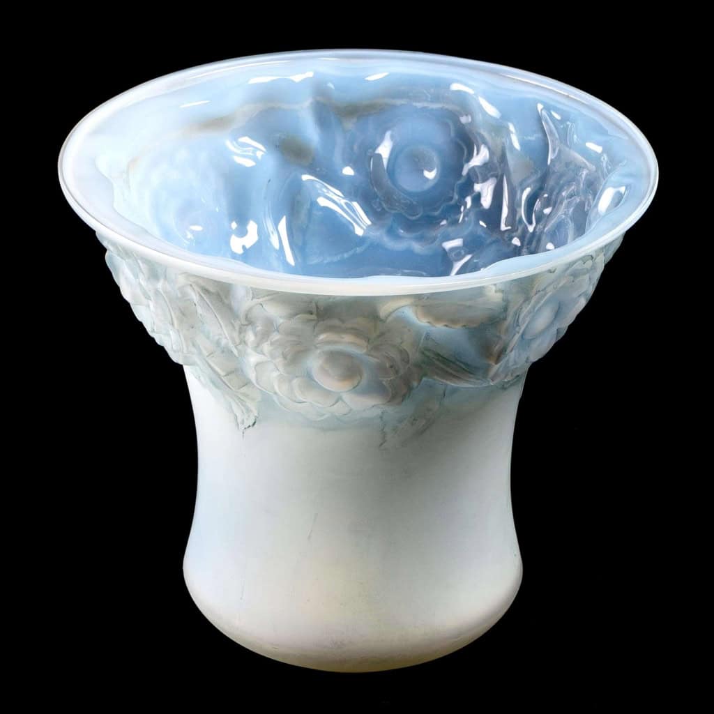 Vase « Orléans » verre opalescent de René LALIQUE | Biron Vase "Orléans" verre opalescent de René LALIQUE