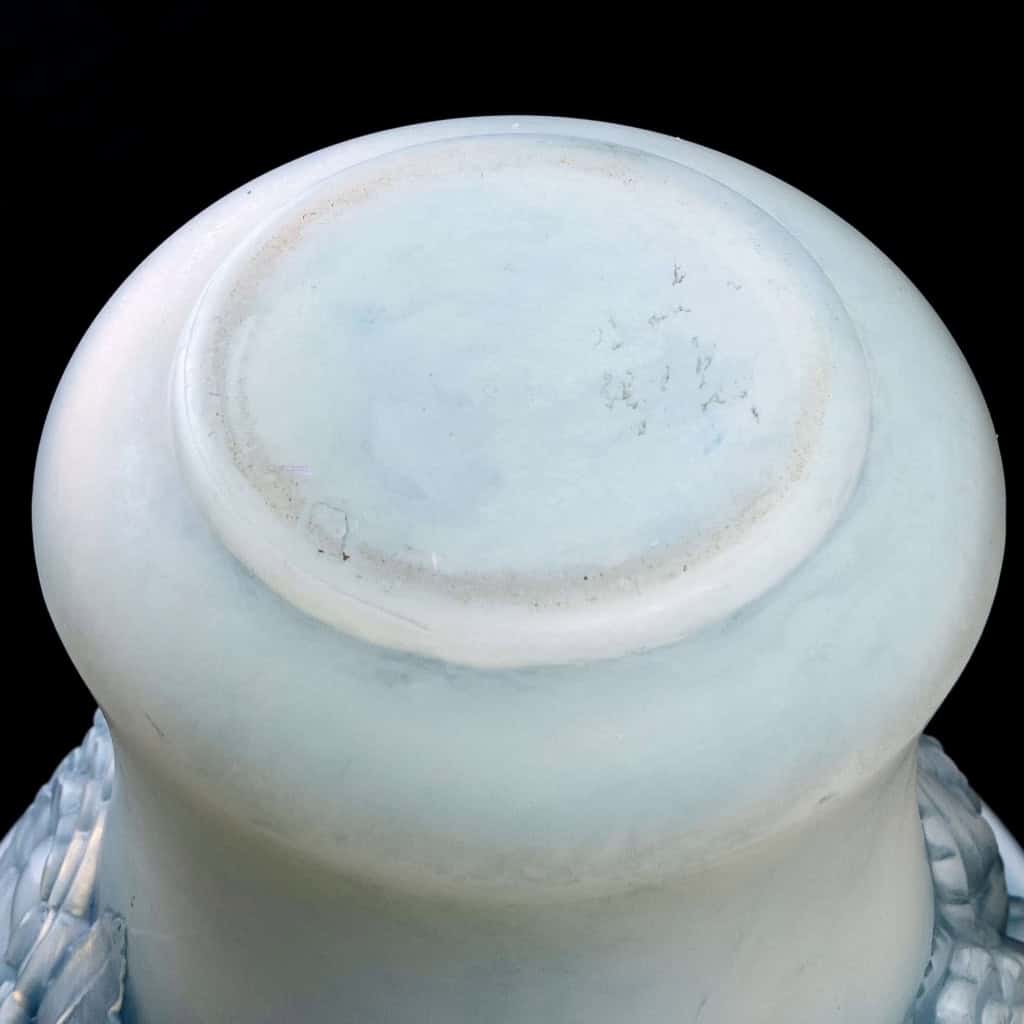 Vase « Orléans » verre opalescent de René LALIQUE | Biron Vase "Orléans" verre opalescent de René LALIQUE