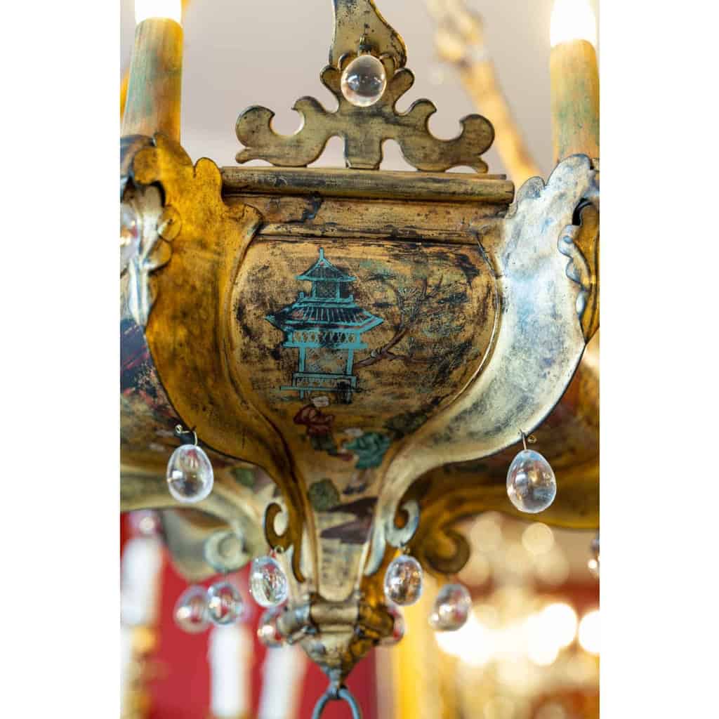 Un lustre tôle fin XIXème japonisant | Biron Un lustre tôle fin XIXème japonisant