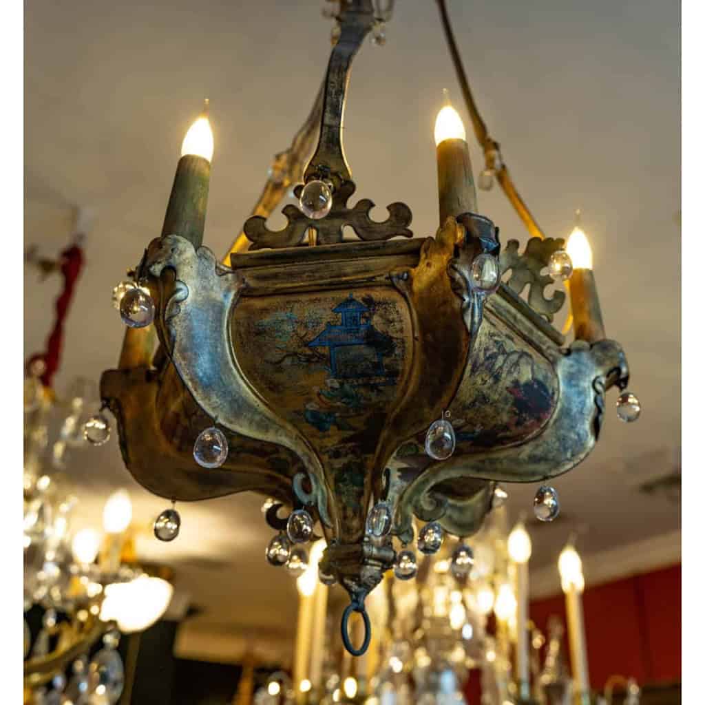 Un lustre tôle fin XIXème japonisant | Biron Un lustre tôle fin XIXème japonisant